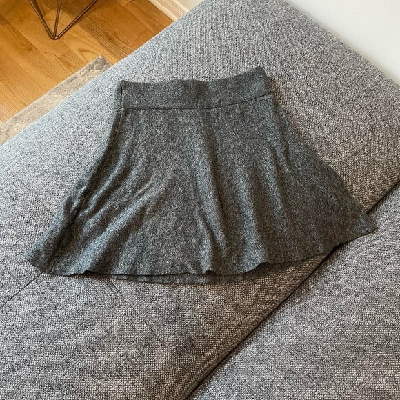 Garage dark grey knit mini skirt
Size: XS - Picture 4 of 4